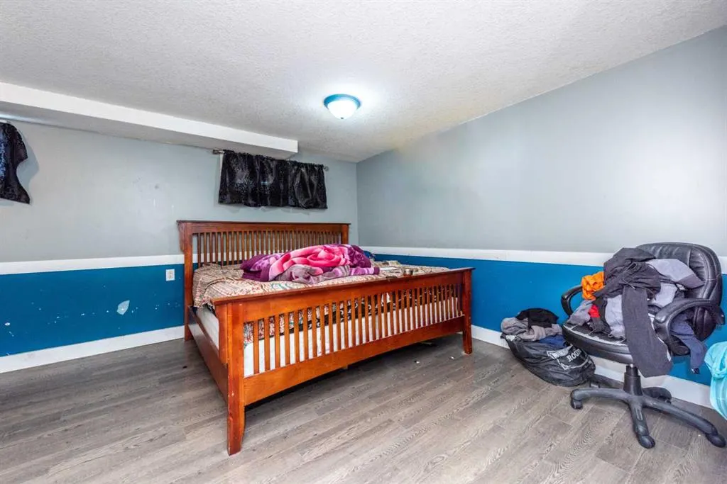 229 Martinglen Way NE