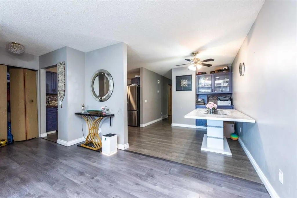 229 Martinglen Way NE