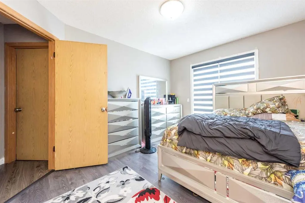 229 Martinglen Way NE
