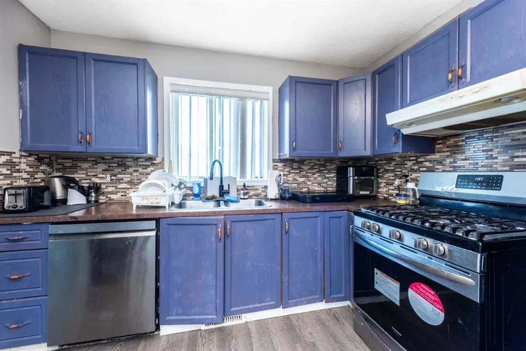 229 Martinglen Way NE