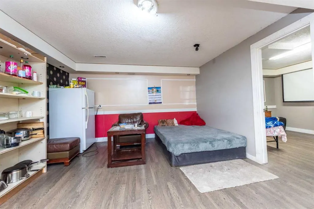 229 Martinglen Way NE