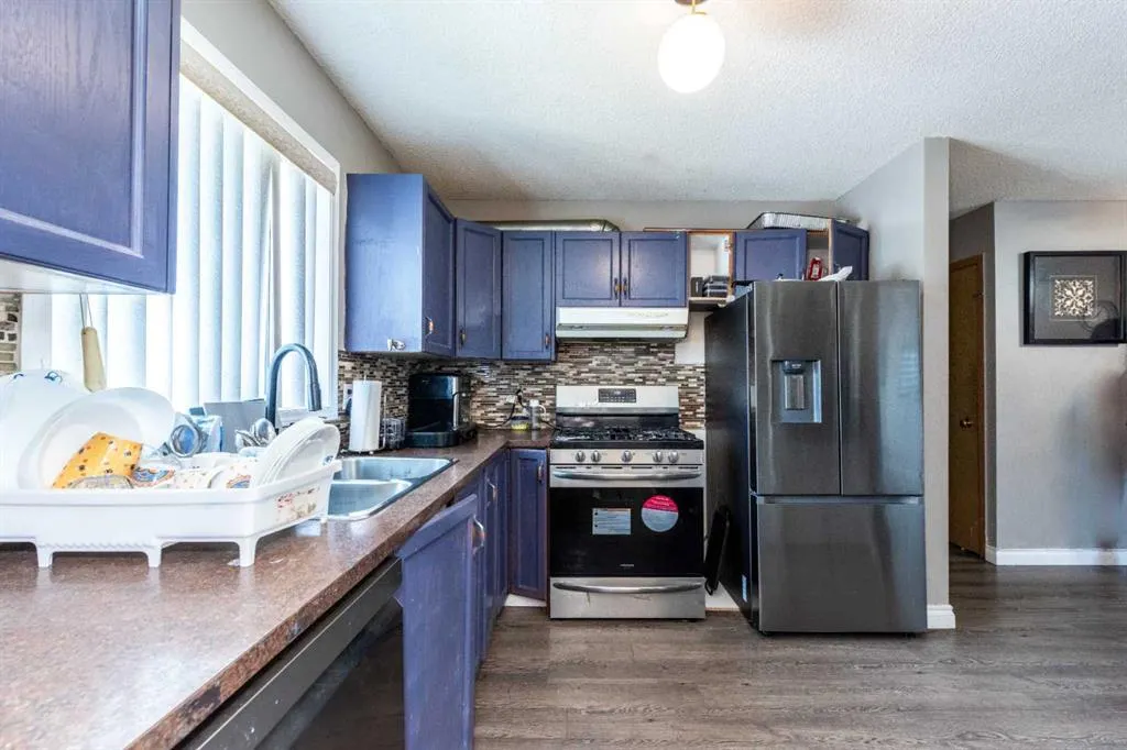 229 Martinglen Way NE
