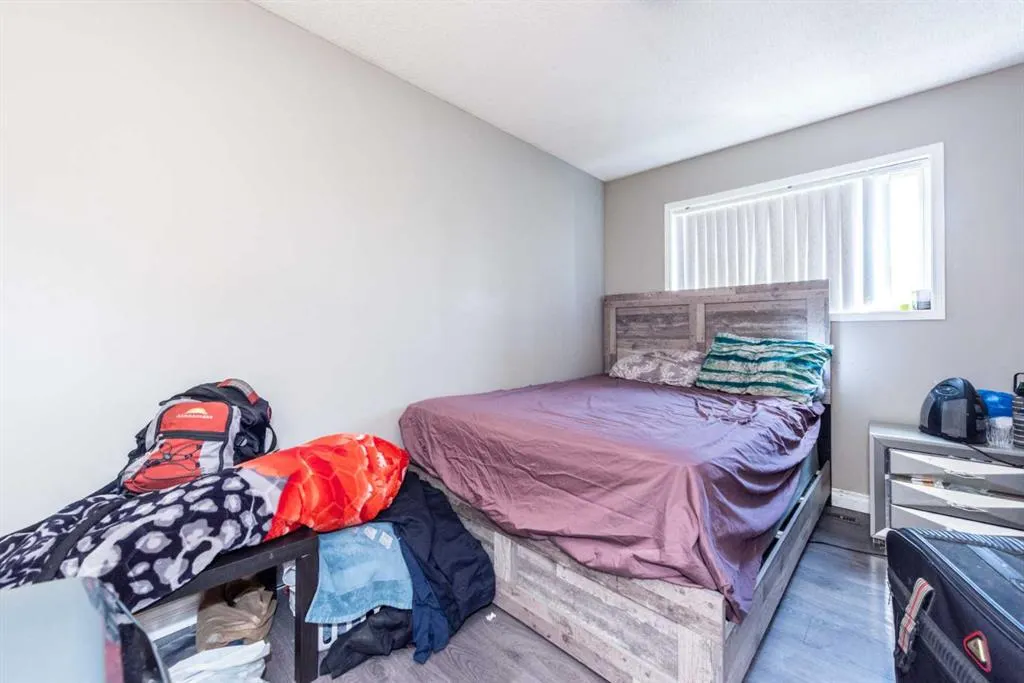 229 Martinglen Way NE