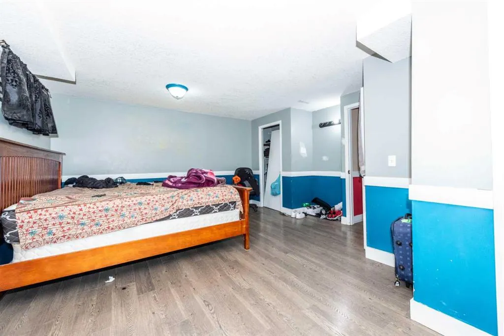 229 Martinglen Way NE