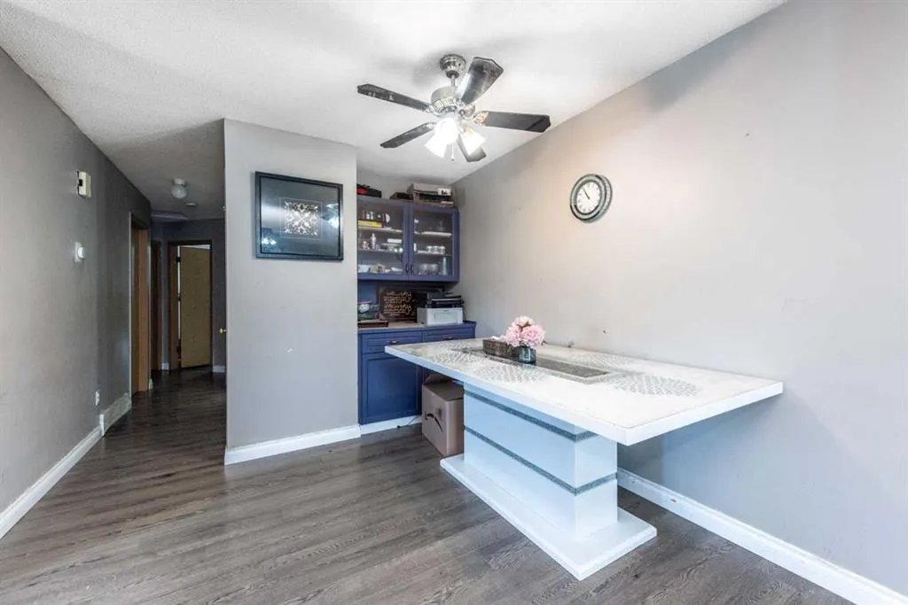 229 Martinglen Way NE