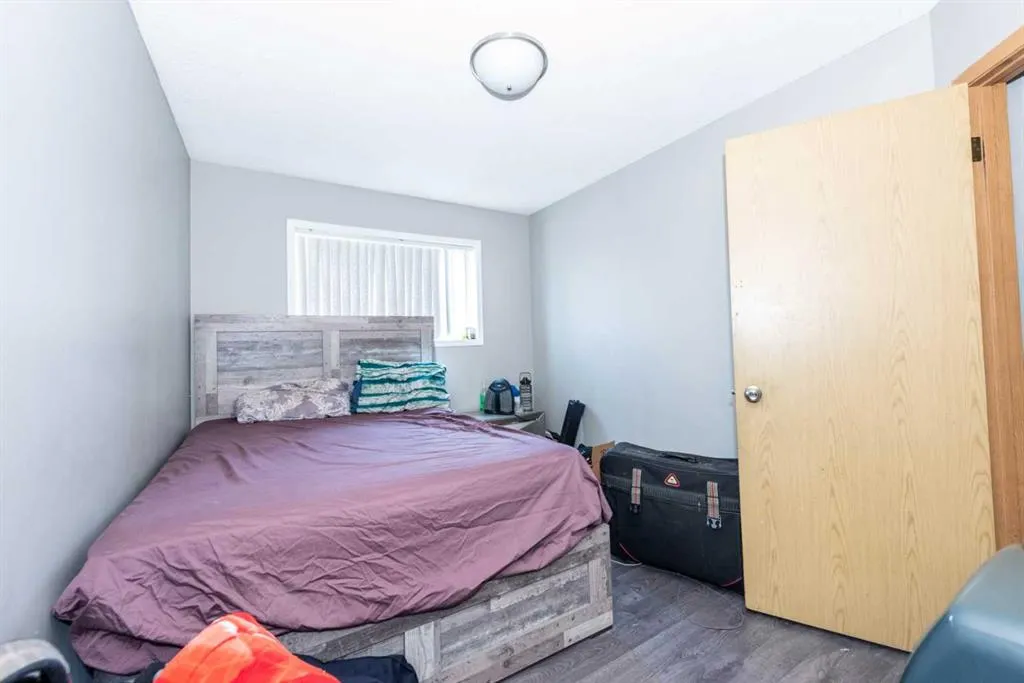 229 Martinglen Way NE
