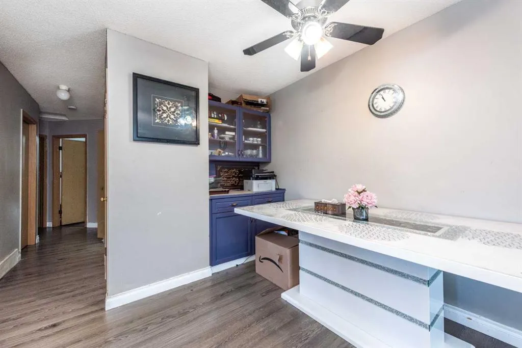 229 Martinglen Way NE