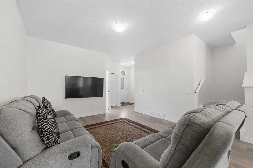 260 Cornerbrook Drive NE