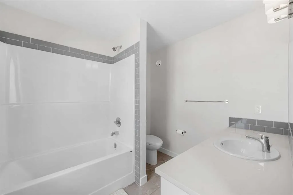 260 Cornerbrook Drive NE