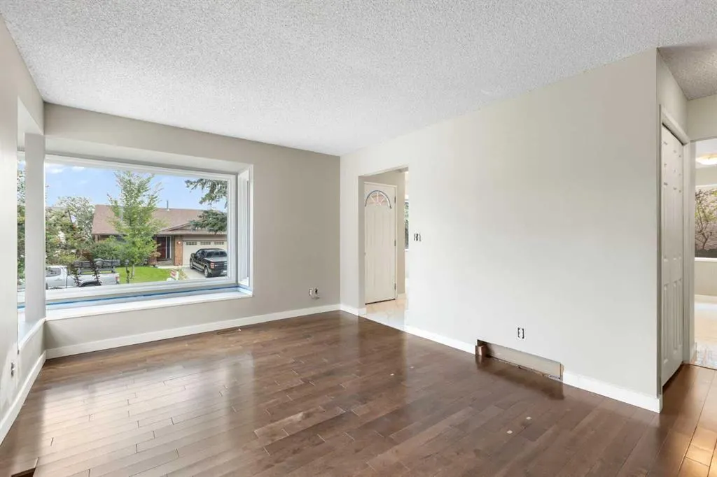 55 Strathcona Close