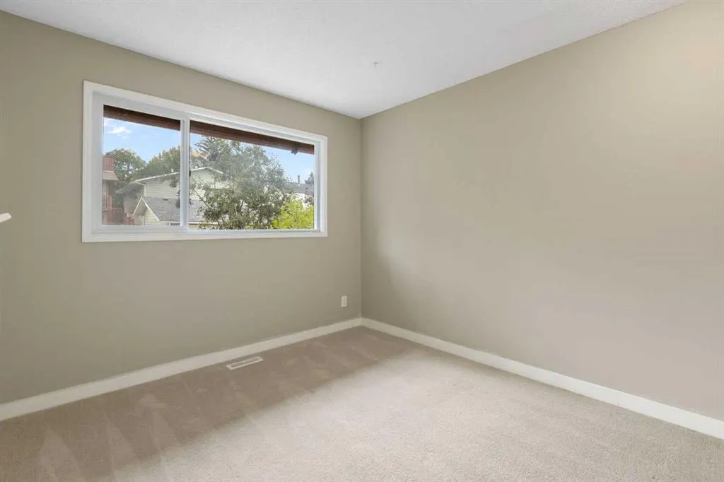 55 Strathcona Close