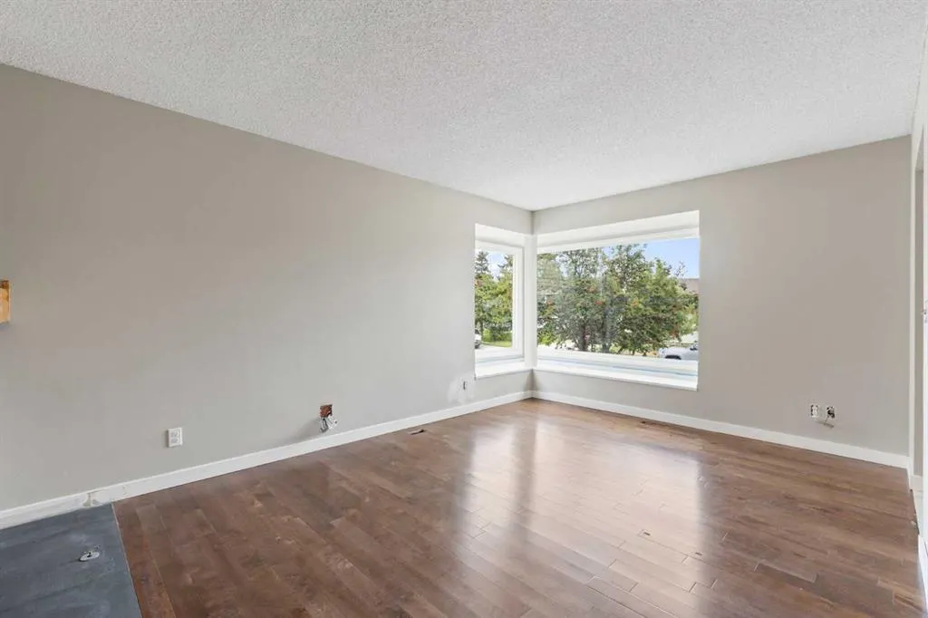 55 Strathcona Close