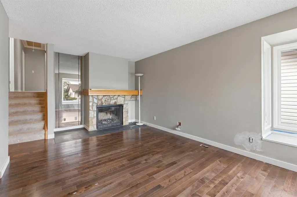 55 Strathcona Close