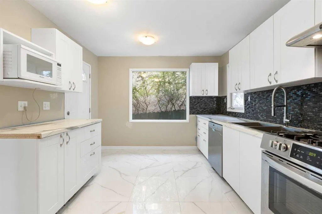 55 Strathcona Close