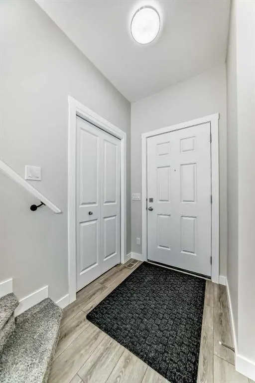 18 Corner Glen Grove NE
