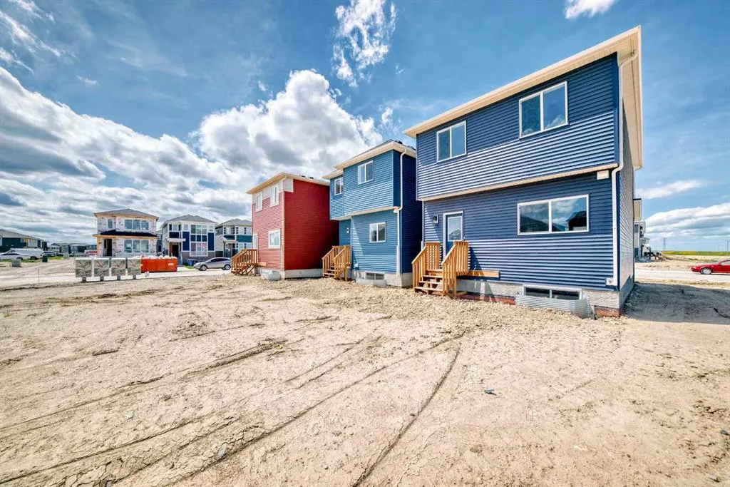 18 Corner Glen Grove NE