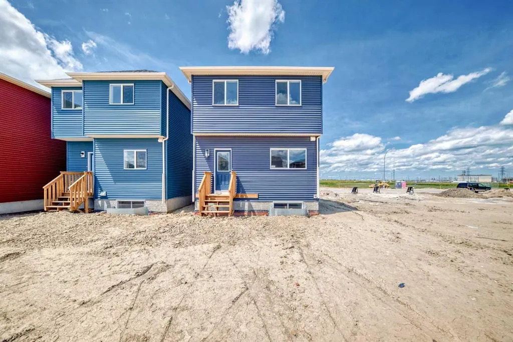 18 Corner Glen Grove NE