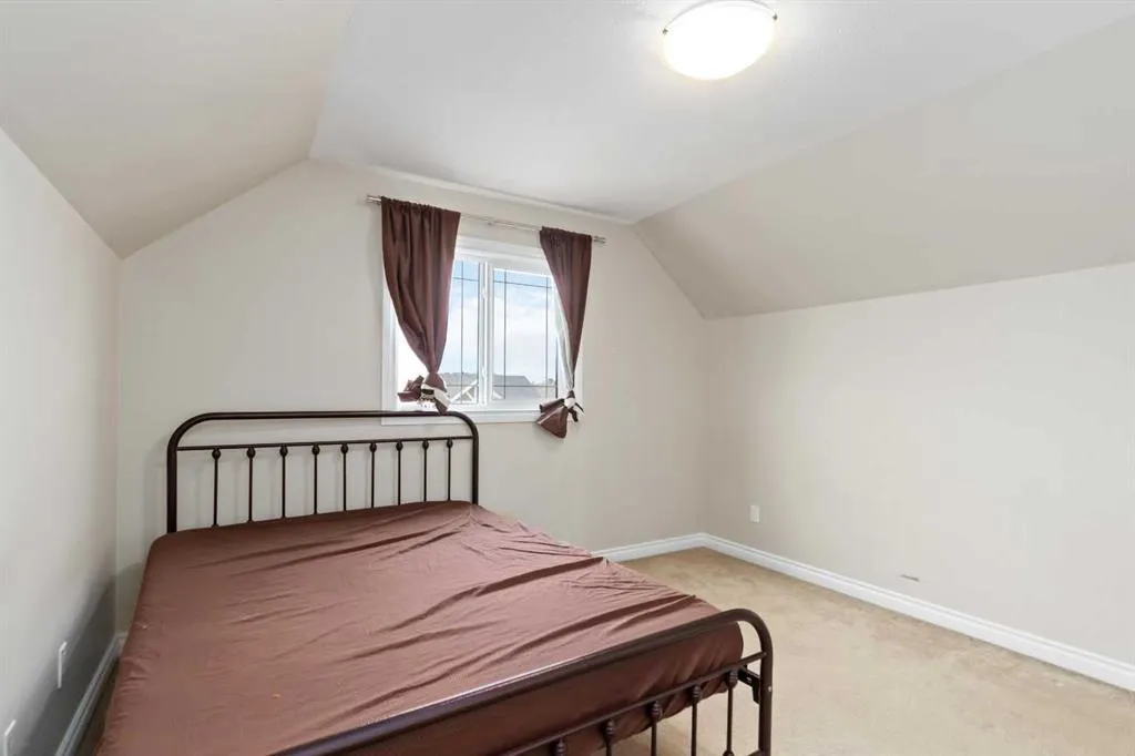 240 Comeau Crescent