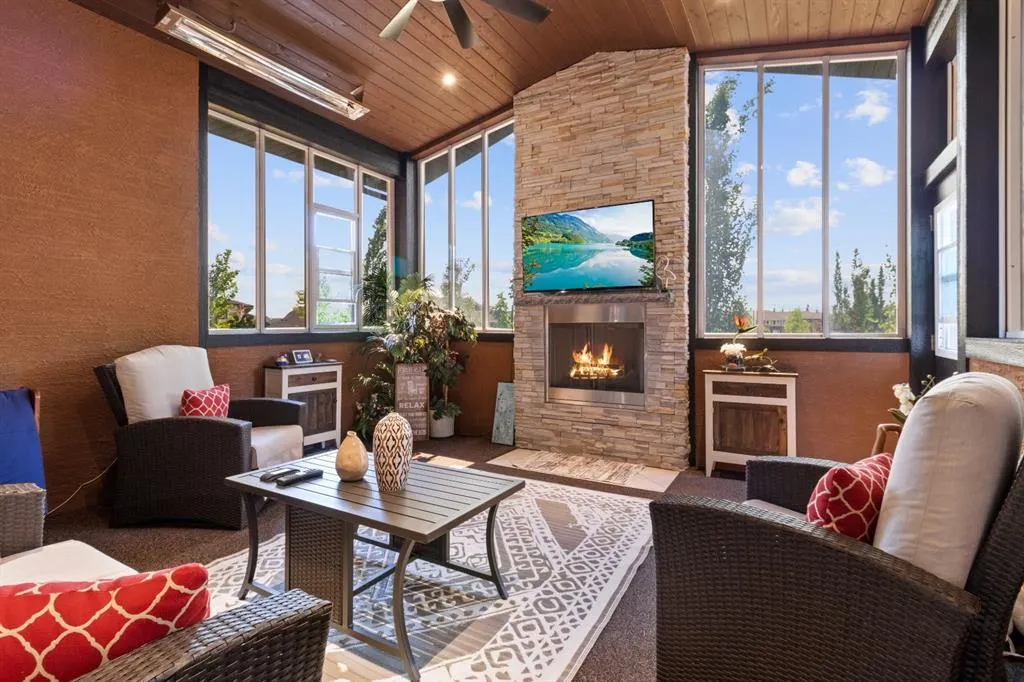 57 Lazaro Close