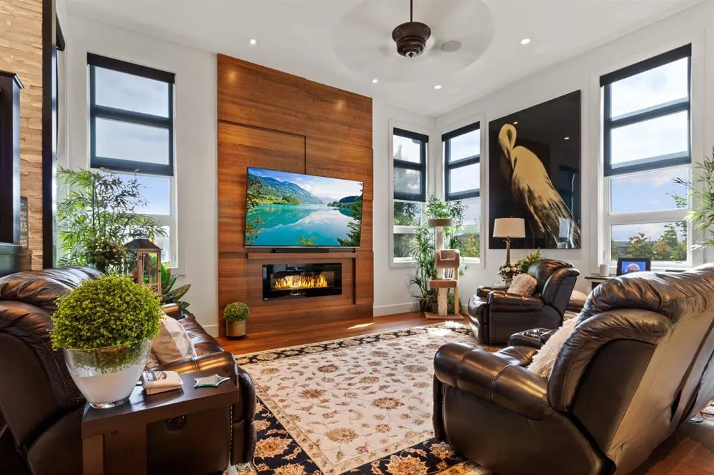 57 Lazaro Close
