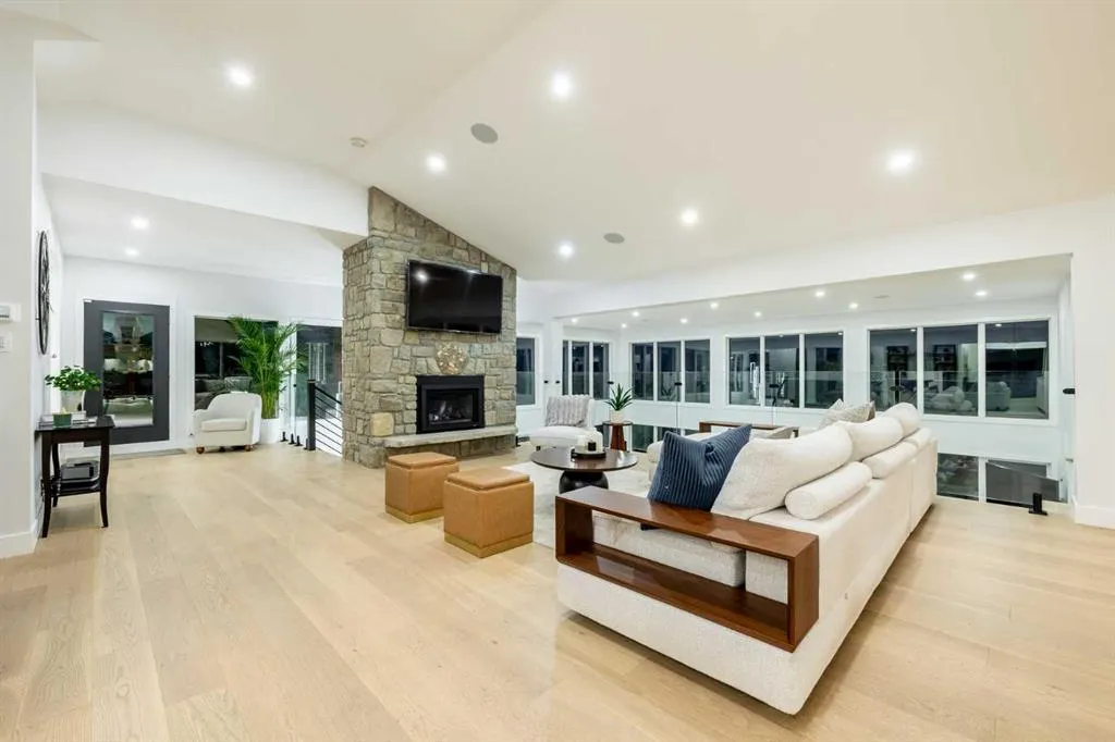 10 Devonian Ridge Place