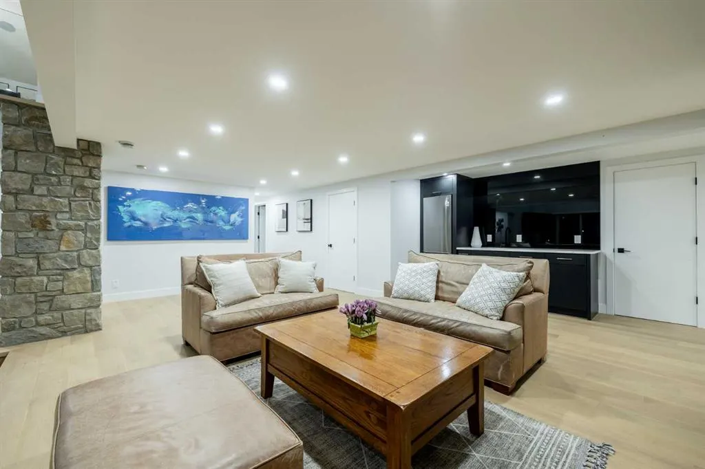 10 Devonian Ridge Place