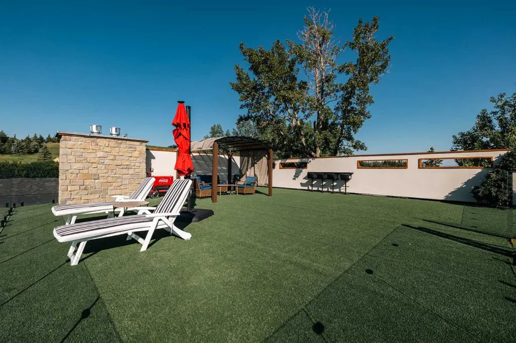 10 Devonian Ridge Place