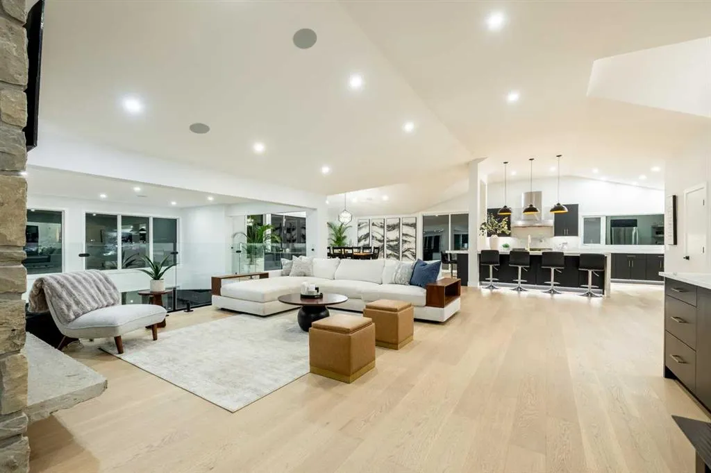 10 Devonian Ridge Place