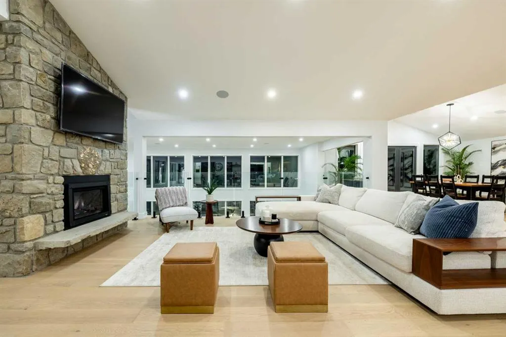 10 Devonian Ridge Place