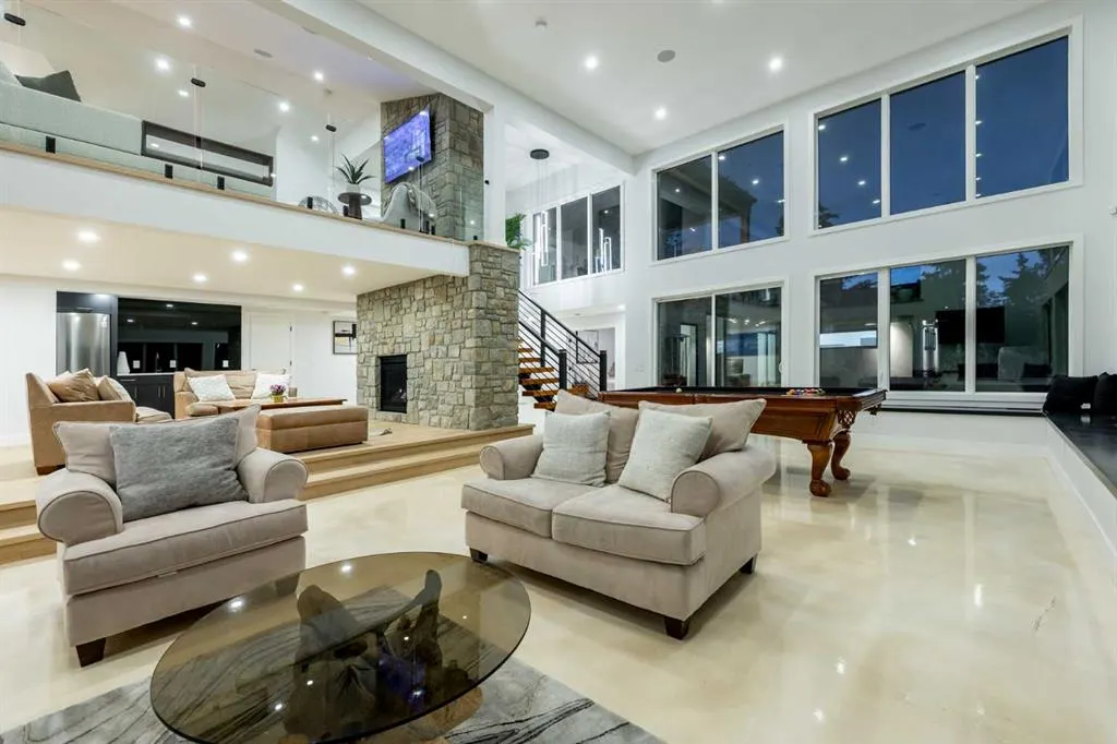 10 Devonian Ridge Place