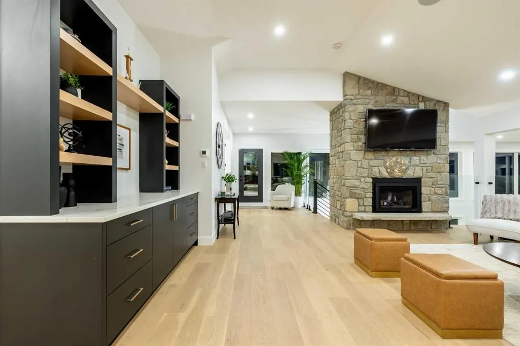 10 Devonian Ridge Place