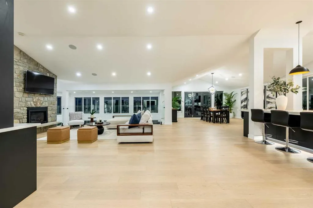 10 Devonian Ridge Place
