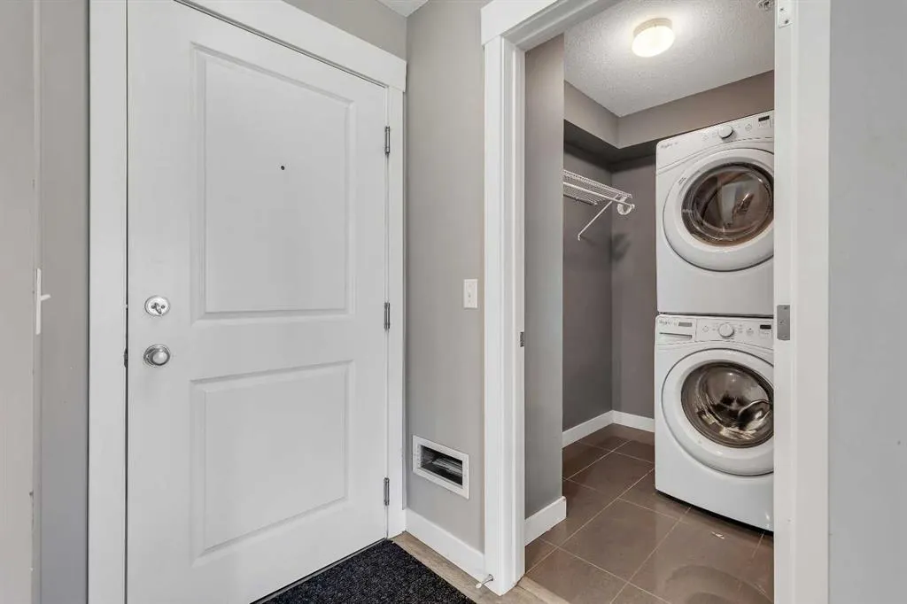 302 Skyview Ranch Drive NE, #3313