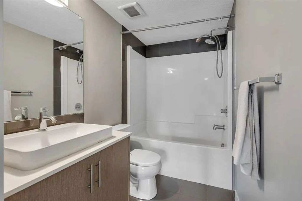 302 Skyview Ranch Drive NE, #3313