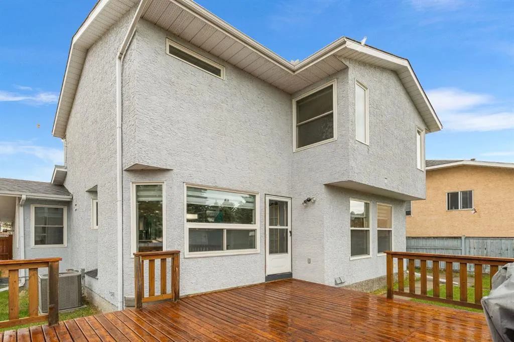 249 Applewood Place SE
