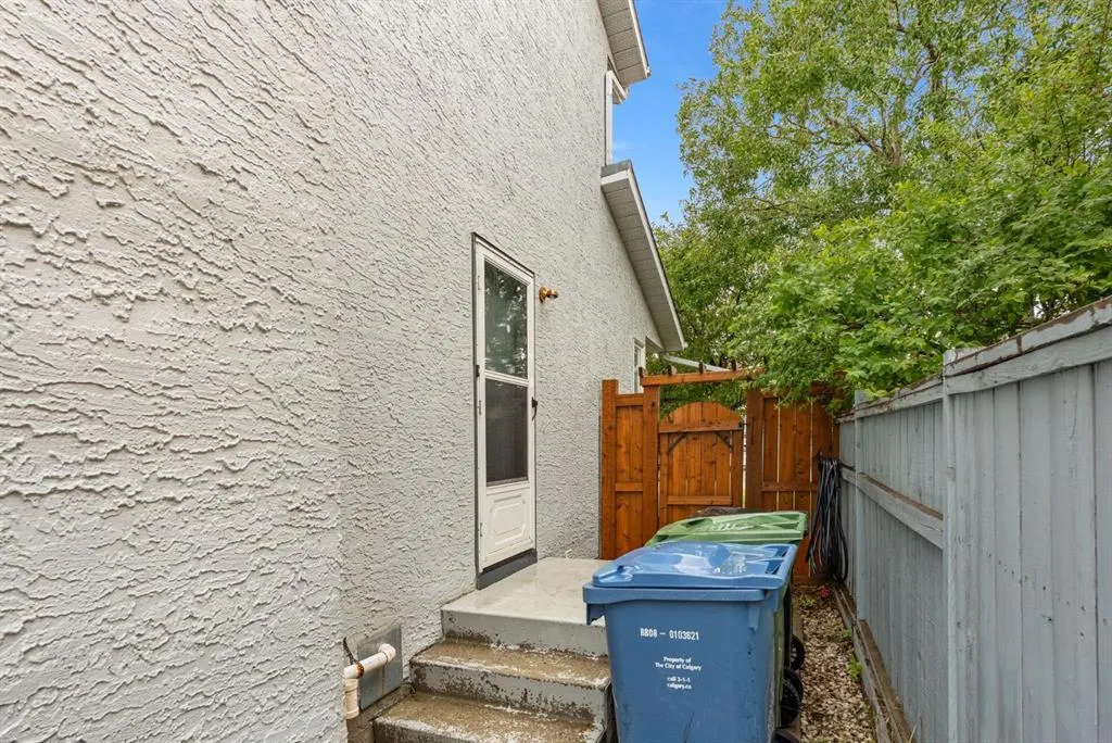 249 Applewood Place SE