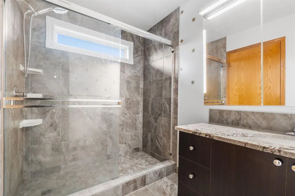 249 Applewood Place SE
