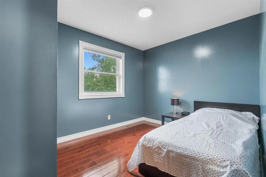 249 Applewood Place SE