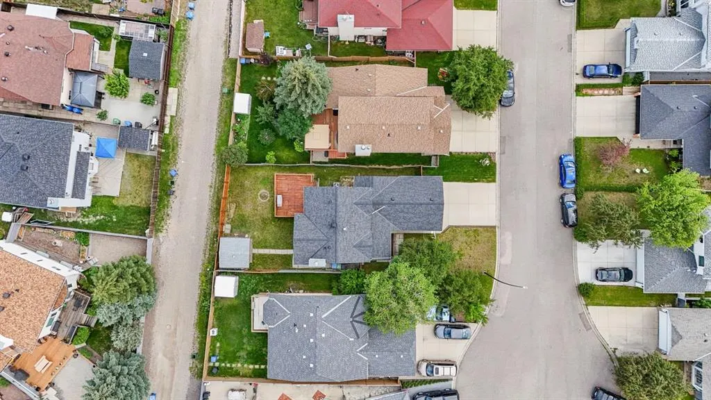 249 Applewood Place SE