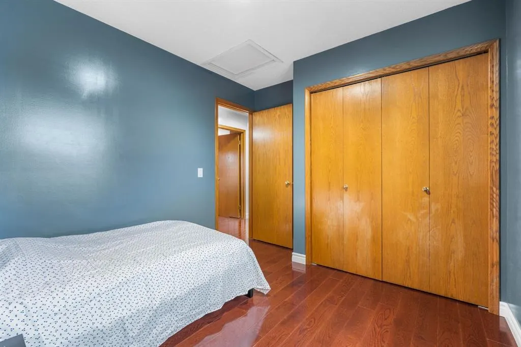 249 Applewood Place SE