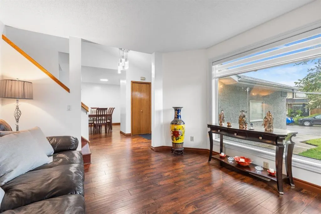 249 Applewood Place SE