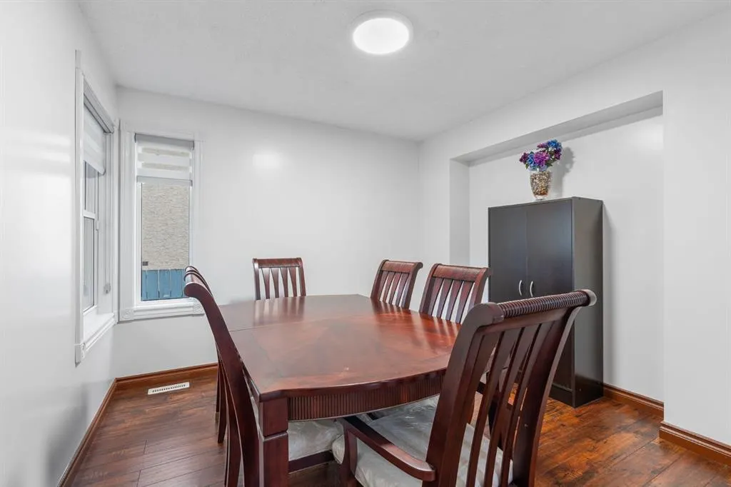 249 Applewood Place SE