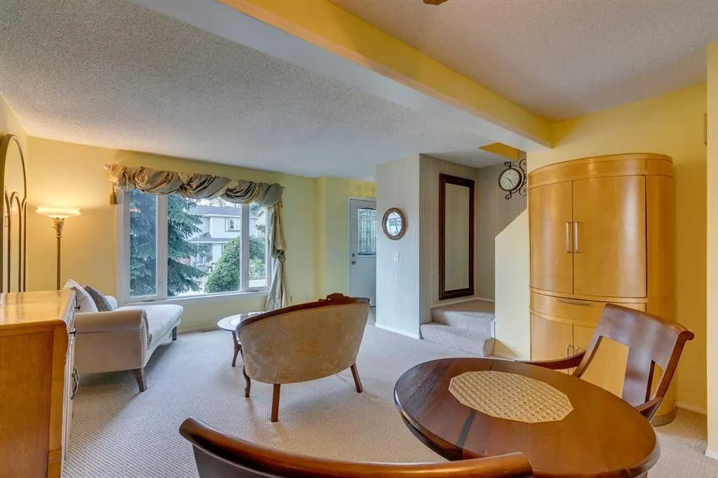 85 Erin Woods Place SE