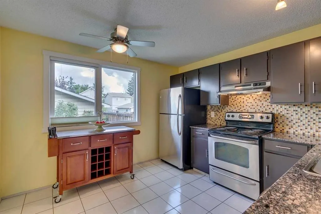 85 Erin Woods Place SE