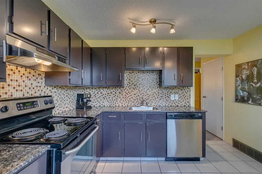 85 Erin Woods Place SE