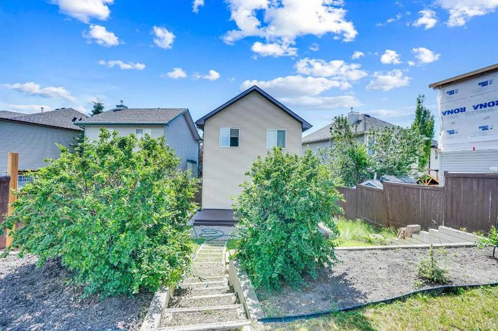 149 Taravista Street NE