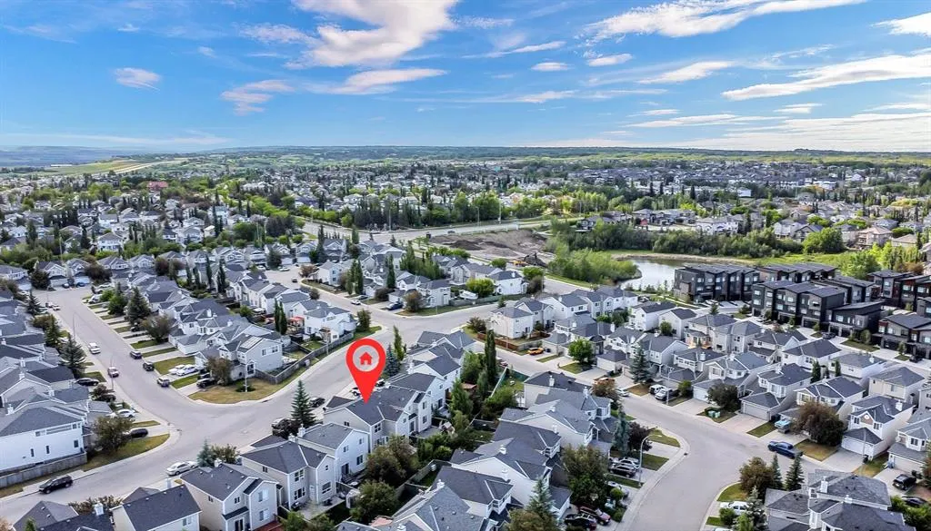 42 Royal Elm Drive NW