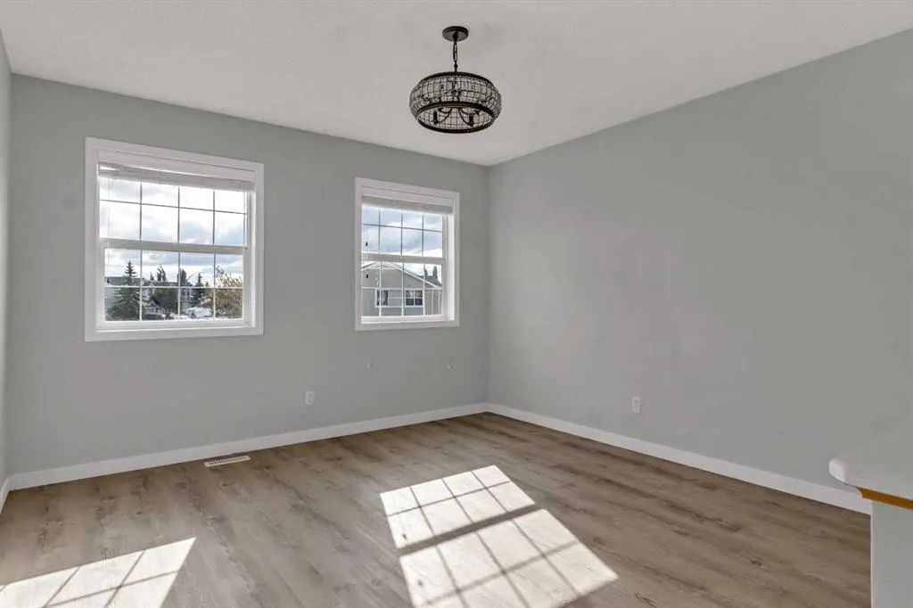 42 Royal Elm Drive NW