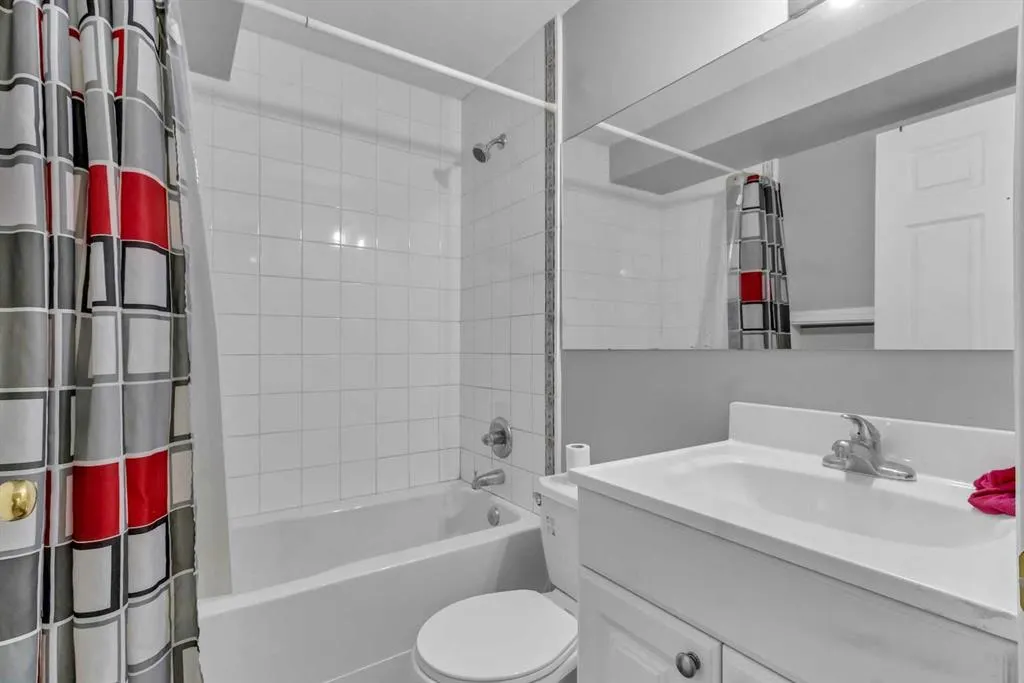 42 Royal Elm Drive NW