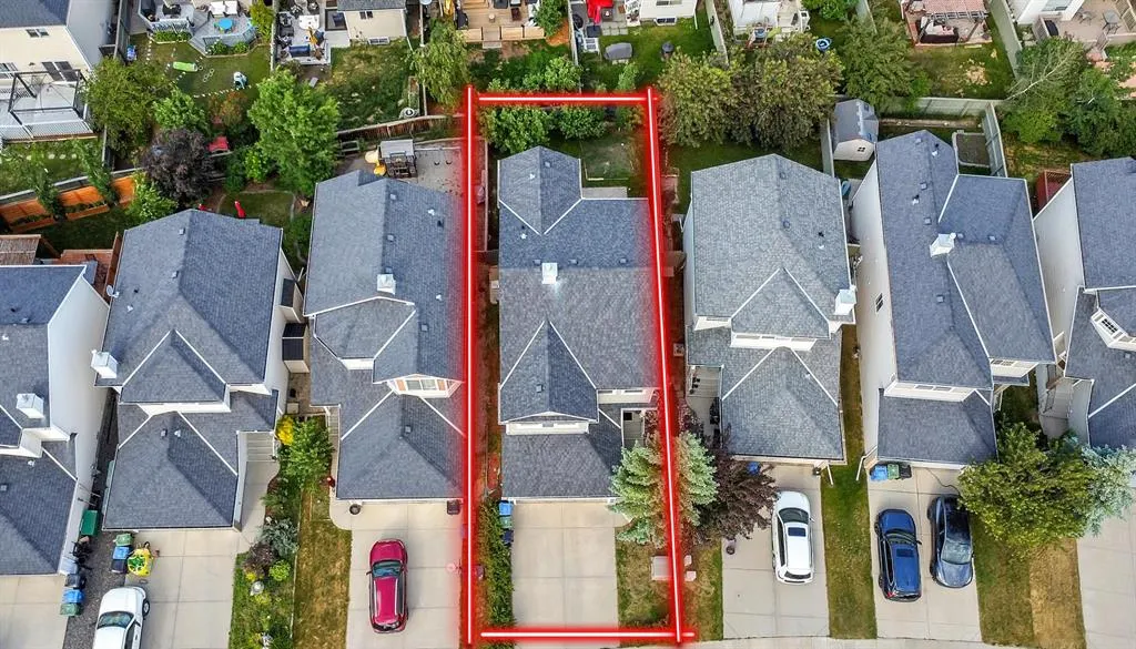 42 Royal Elm Drive NW